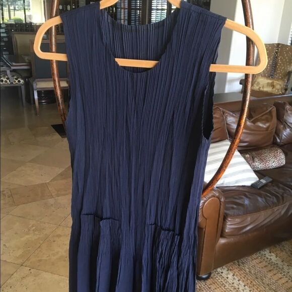 No Wrinkle Navy Blue Dress - Picture 5 of 12